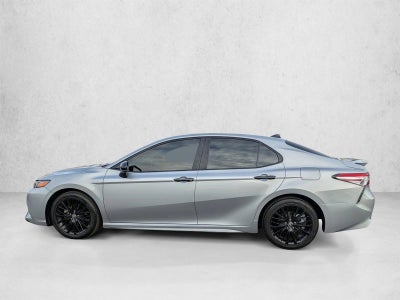 2020 Toyota Camry SE Nightshade Auto (Natl)