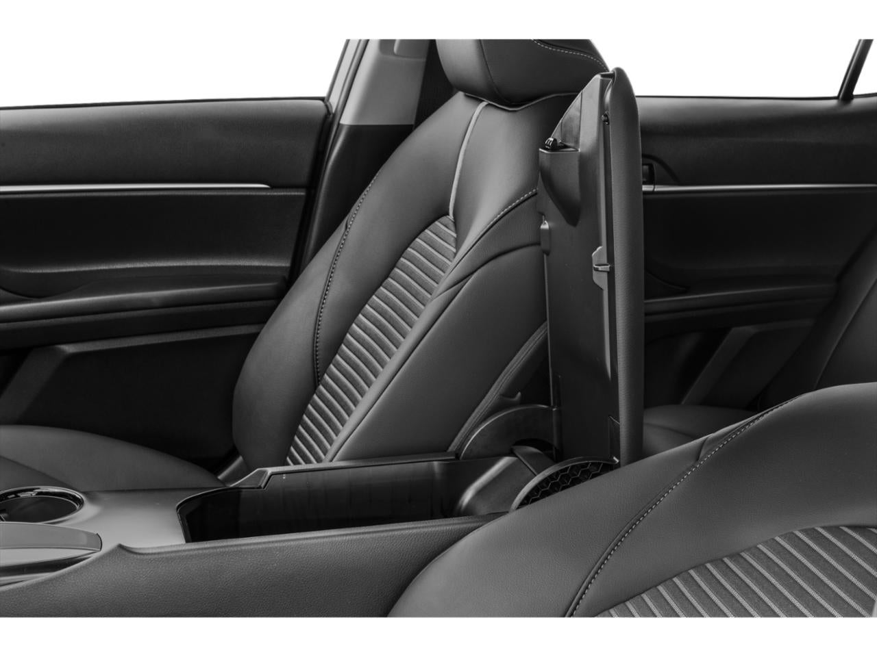 2020 Toyota Camry SE Nightshade Auto (Natl)