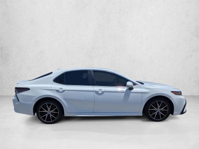 2023 Toyota Camry SE Auto (SE)