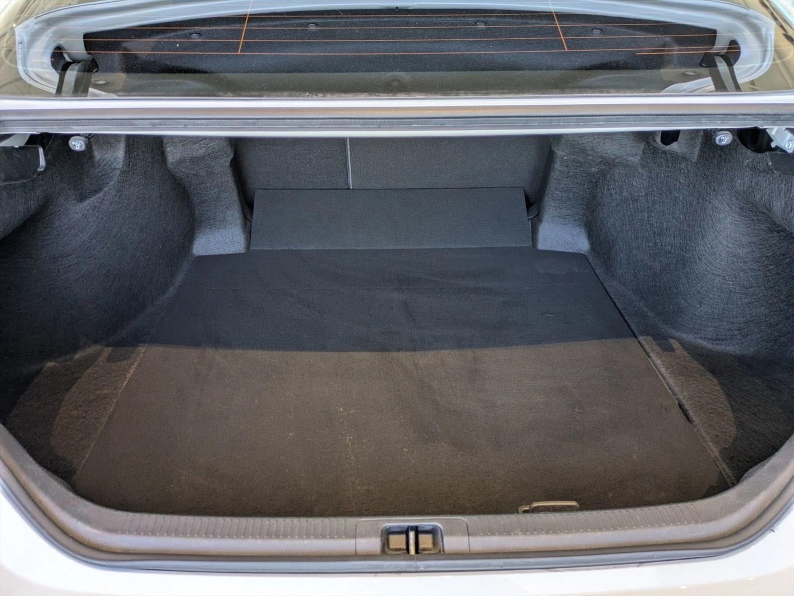 2023 Toyota Camry SE Auto (SE)