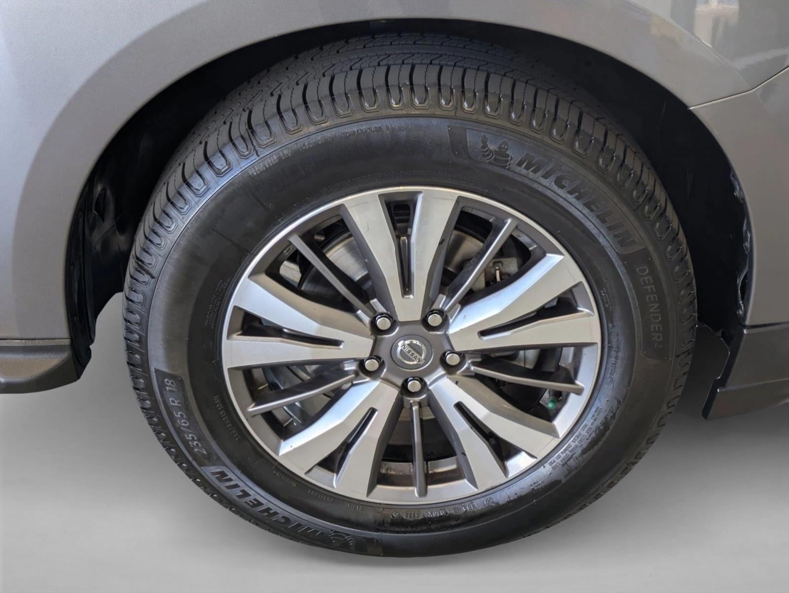 2020 Nissan Pathfinder 4x4 SV