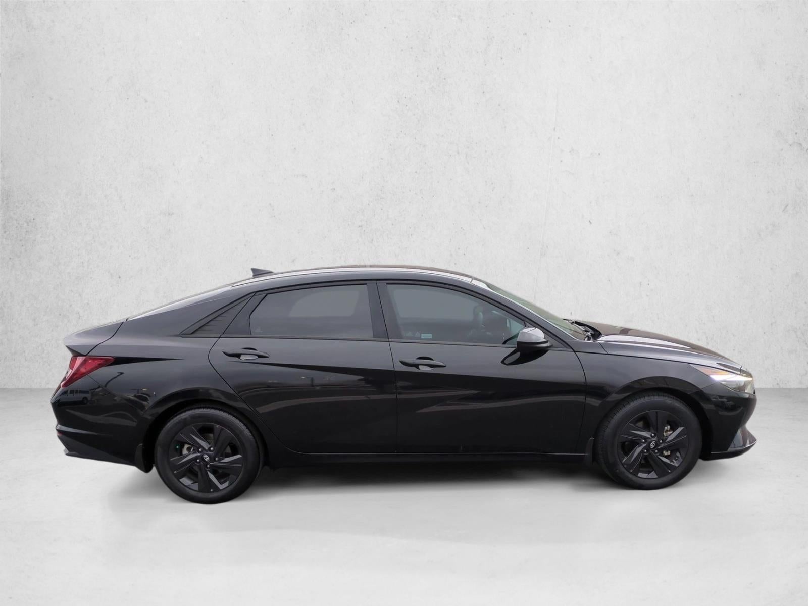 2022 Hyundai ELANTRA SEL IVT