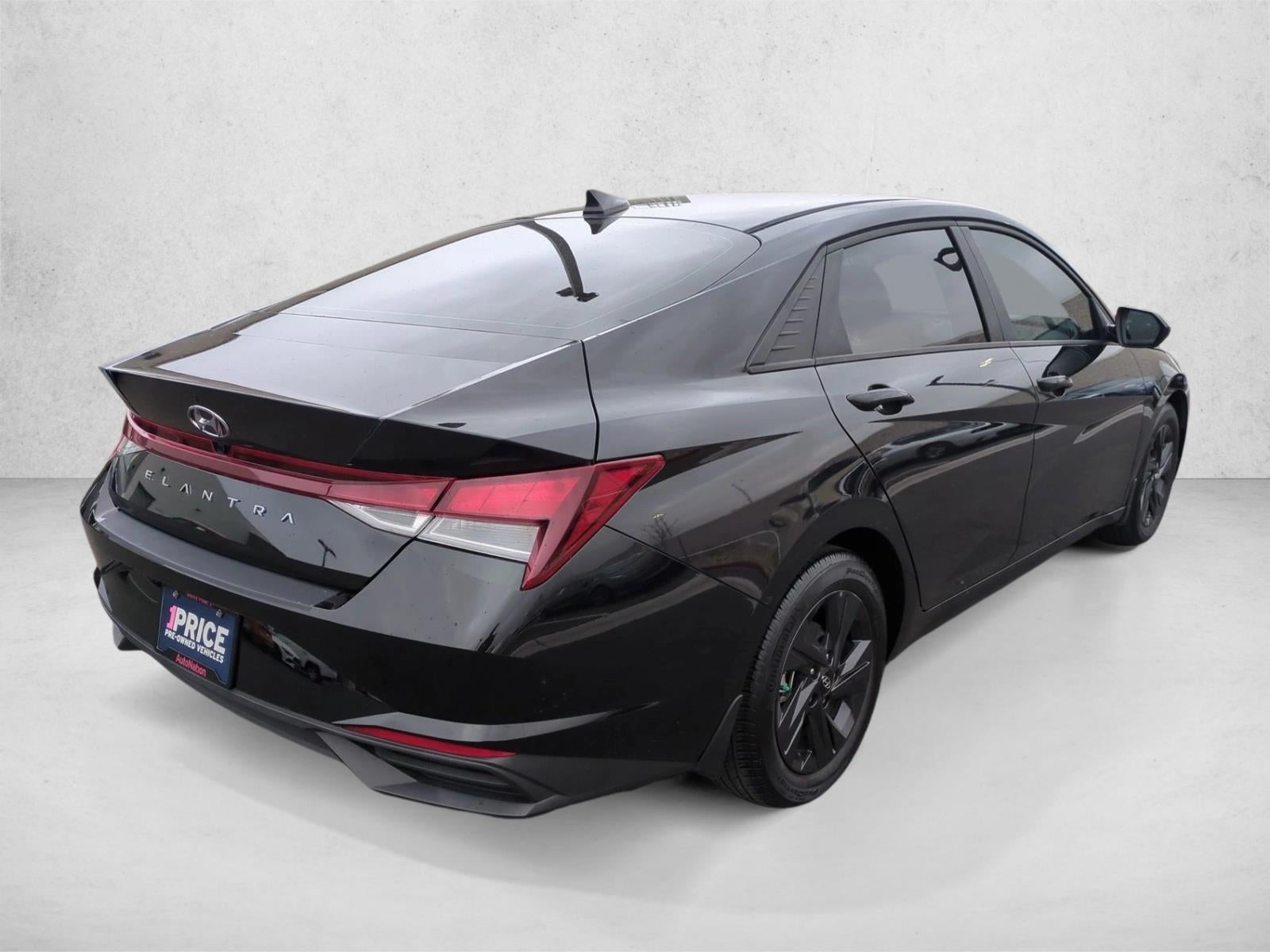 2022 Hyundai ELANTRA SEL IVT