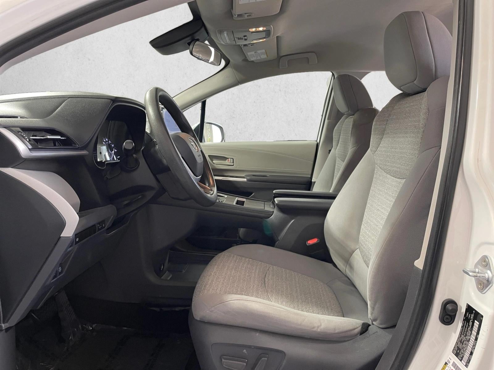 2021 Toyota Sienna LE FWD 8-Passenger (Natl)
