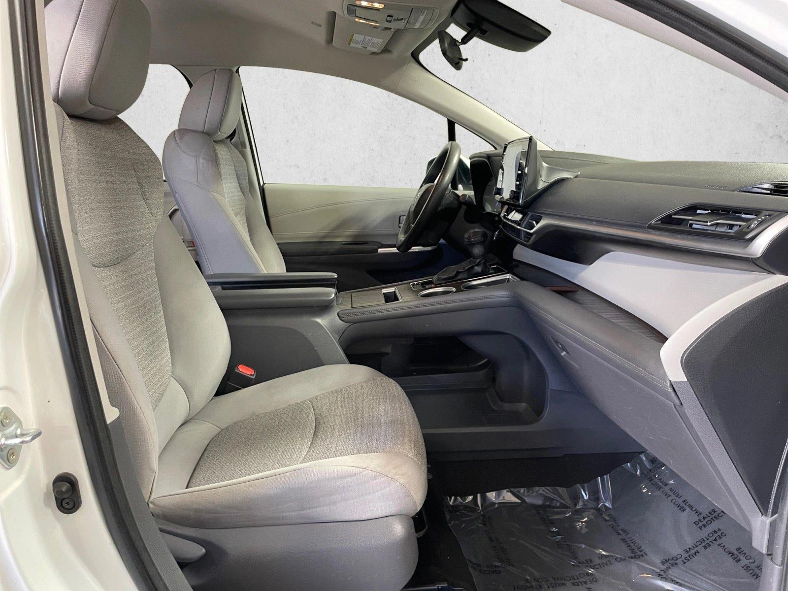 2021 Toyota Sienna LE FWD 8-Passenger (Natl)