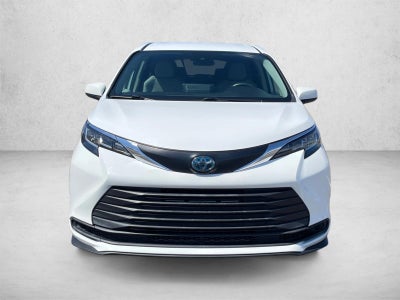 2021 Toyota Sienna LE FWD 8-Passenger (Natl)