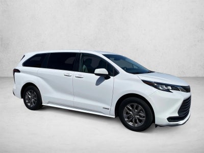 2021 Toyota Sienna LE FWD 8-Passenger (Natl)