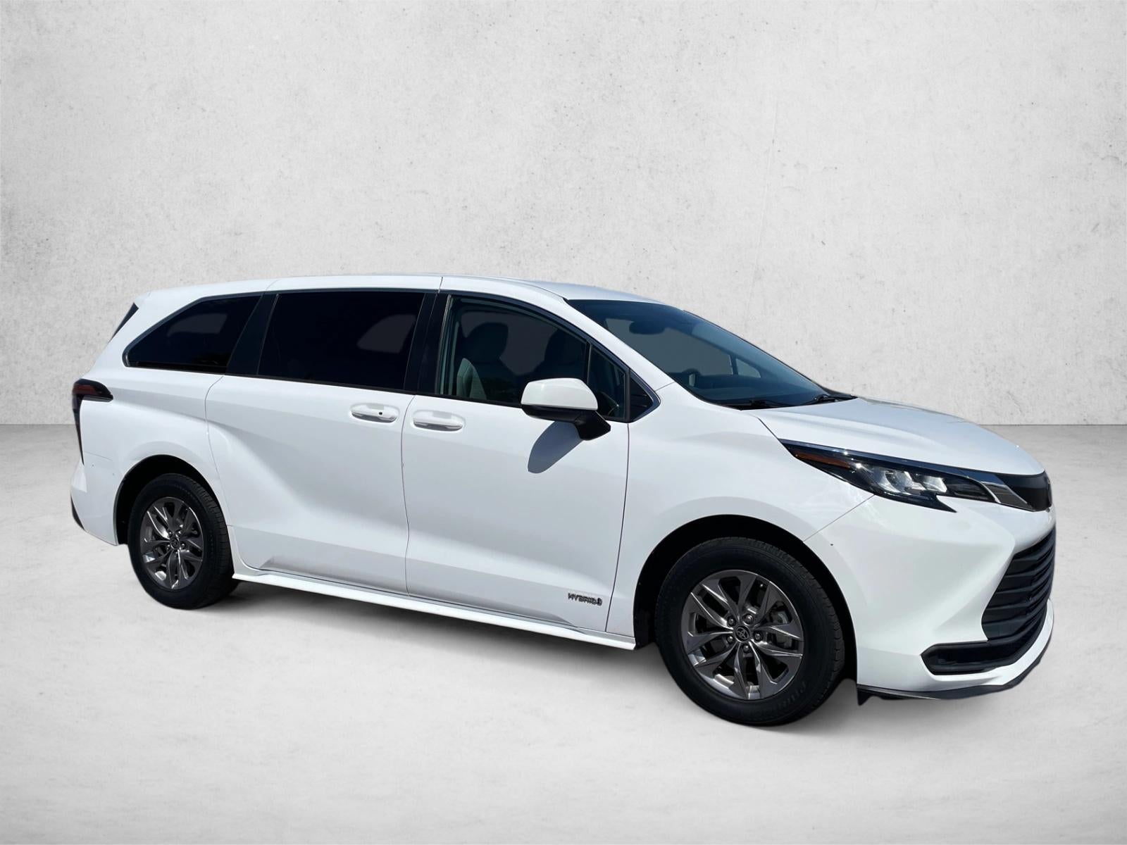 2021 Toyota Sienna LE FWD 8-Passenger (Natl)