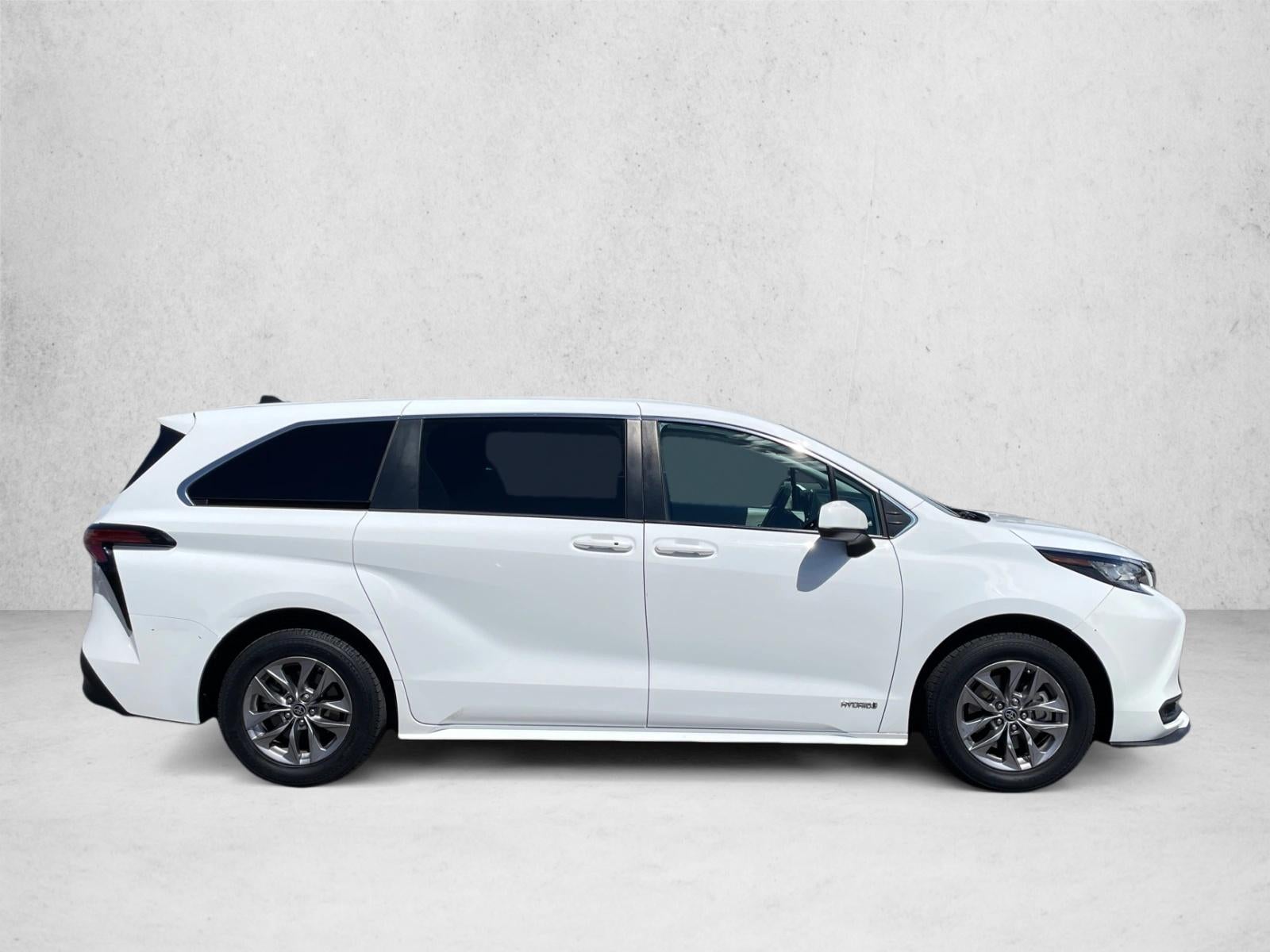 2021 Toyota Sienna LE FWD 8-Passenger (Natl)