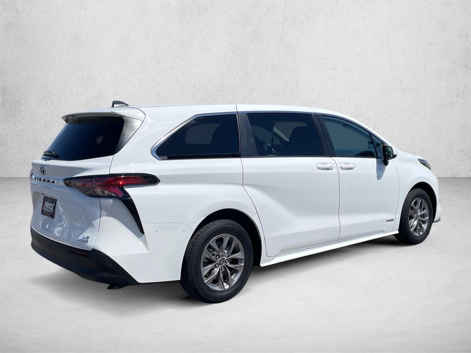 2021 Toyota Sienna LE FWD 8-Passenger (Natl)