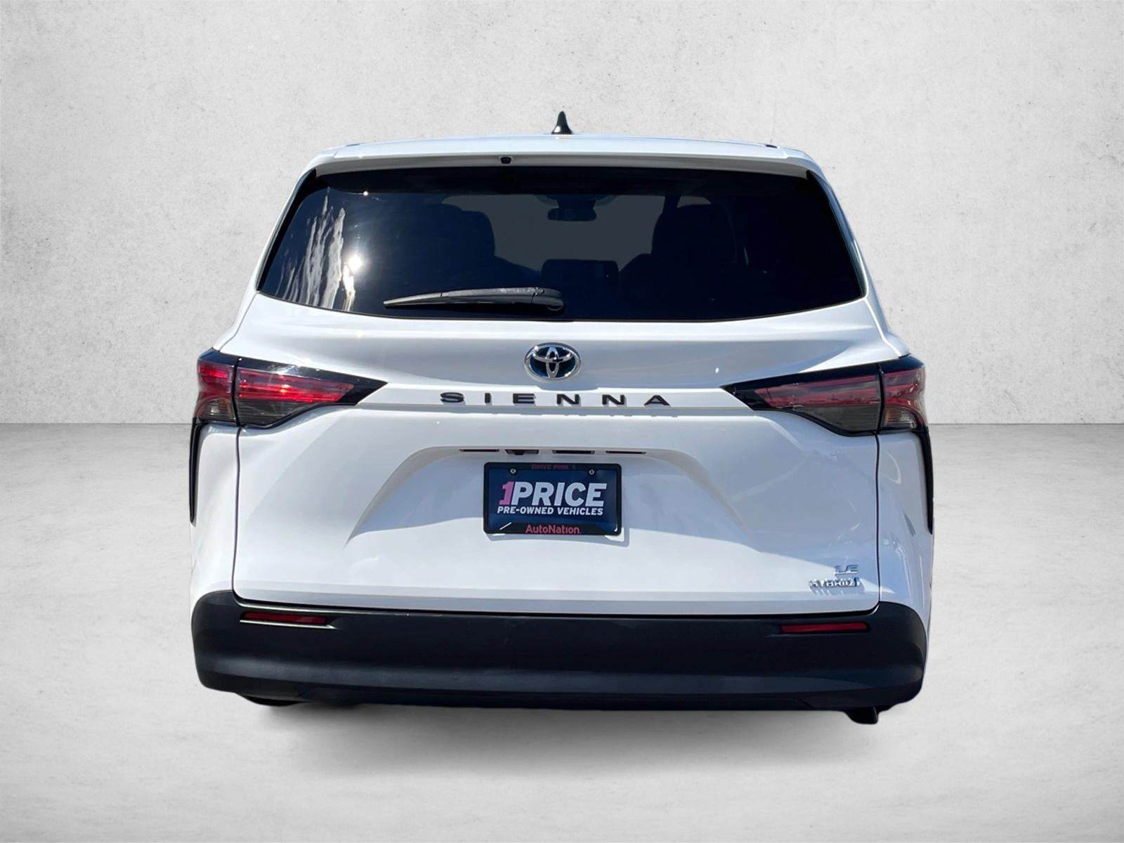 2021 Toyota Sienna LE FWD 8-Passenger (Natl)