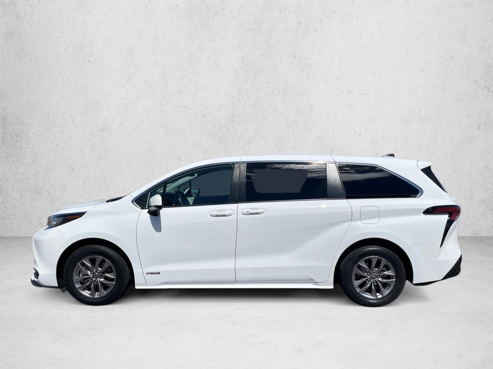 2021 Toyota Sienna LE FWD 8-Passenger (Natl)