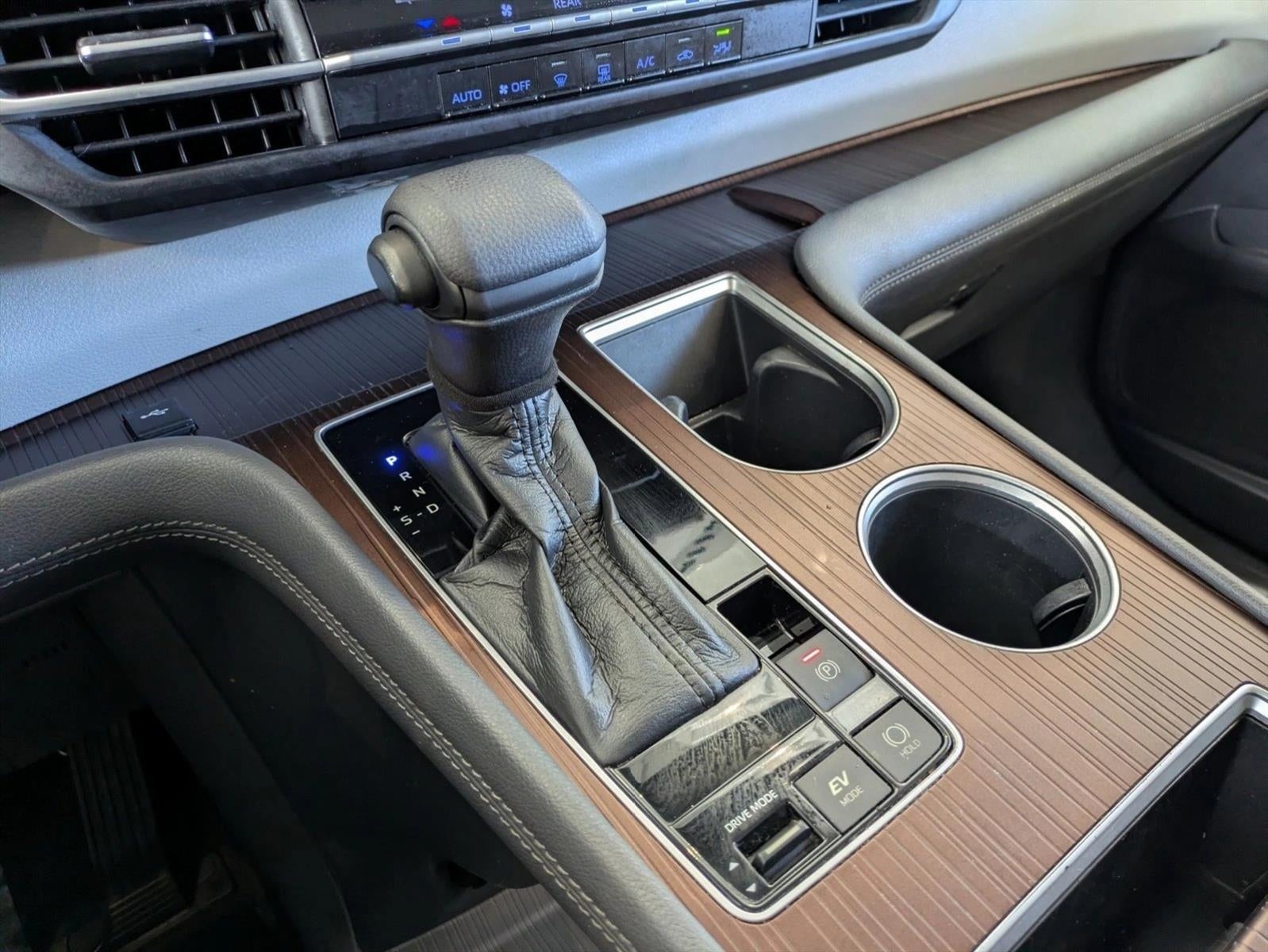 2021 Toyota Sienna LE FWD 8-Passenger (Natl)