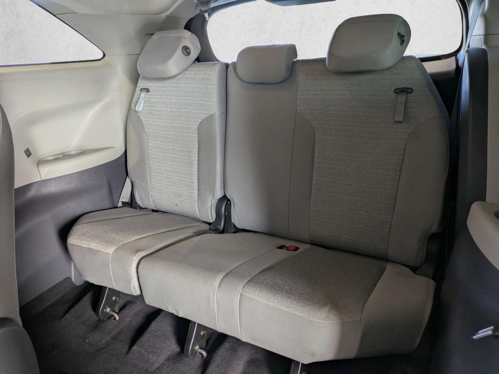 2021 Toyota Sienna LE FWD 8-Passenger (Natl)