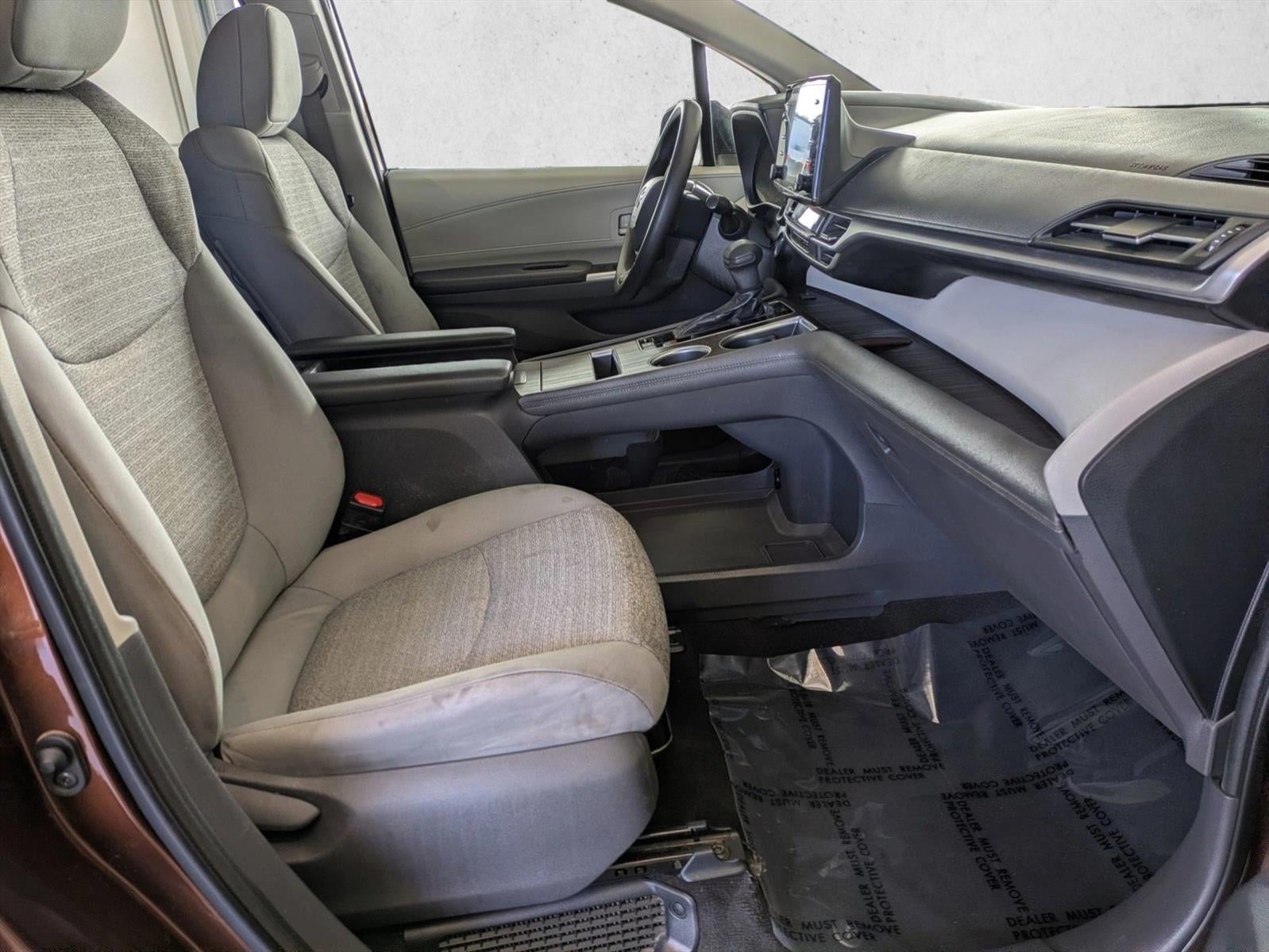 2021 Toyota Sienna LE FWD 8-Passenger (Natl)