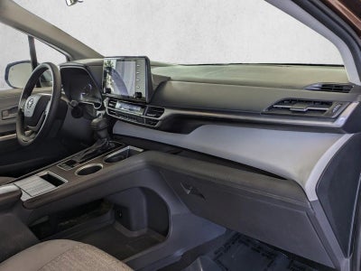2021 Toyota Sienna LE FWD 8-Passenger (Natl)