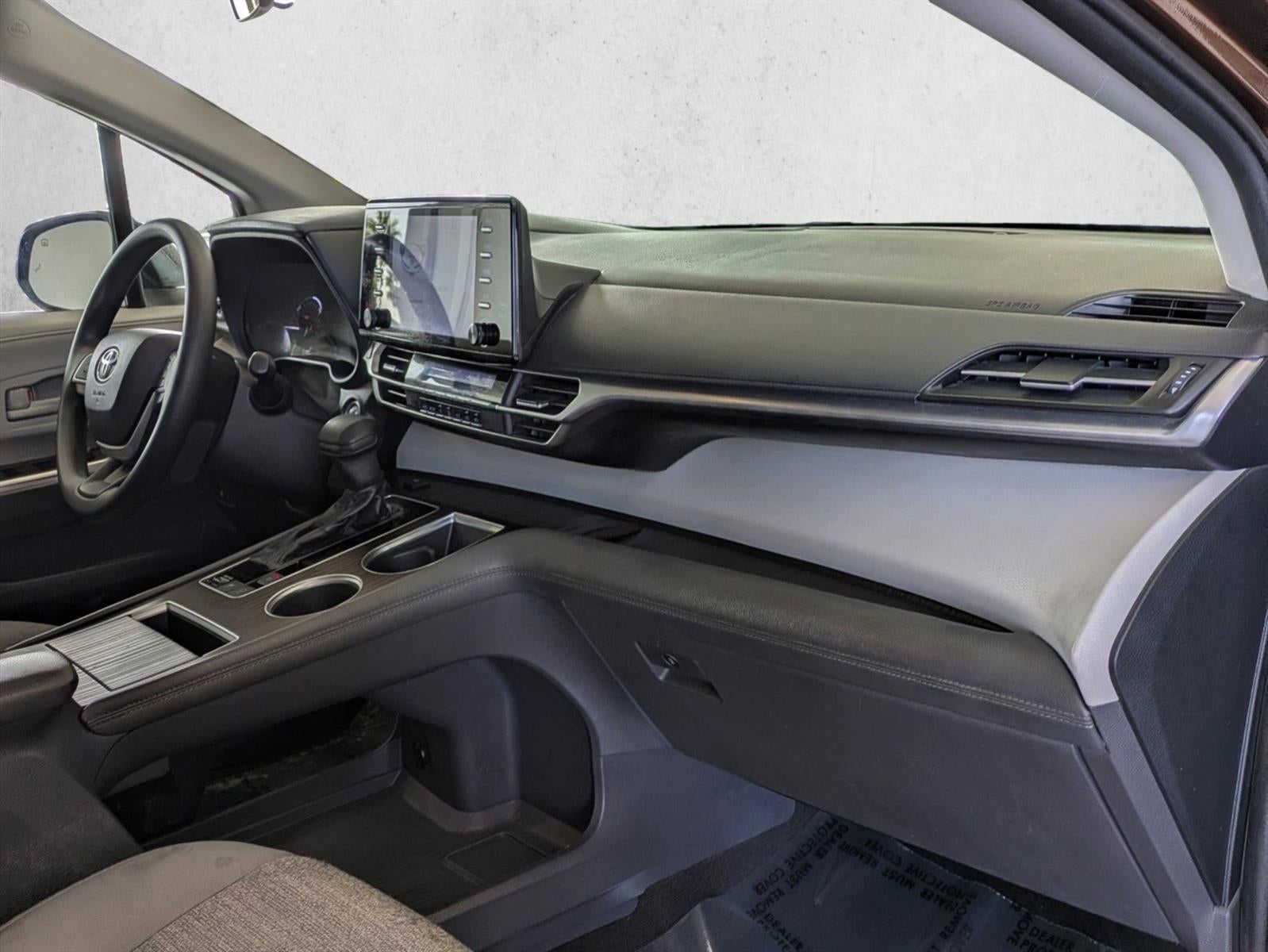 2021 Toyota Sienna LE FWD 8-Passenger (Natl)