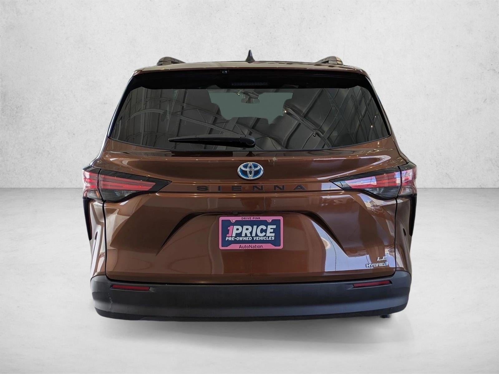 2021 Toyota Sienna LE FWD 8-Passenger (Natl)