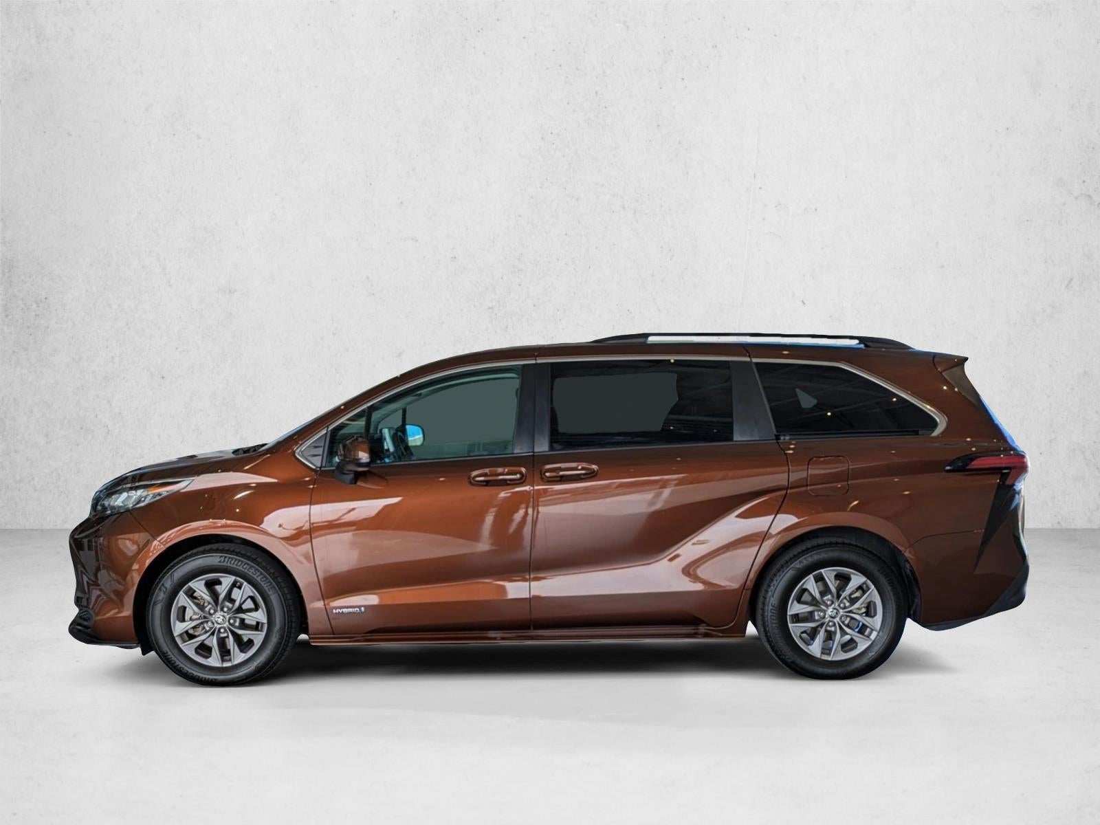 2021 Toyota Sienna LE FWD 8-Passenger (Natl)