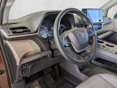 2021 Toyota Sienna LE FWD 8-Passenger (Natl)