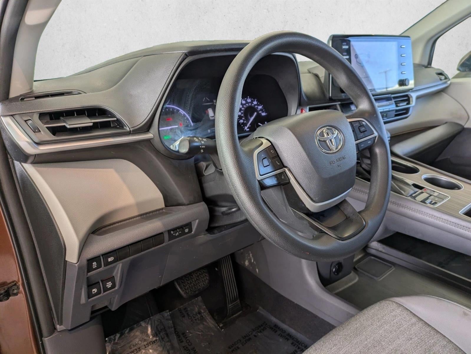 2021 Toyota Sienna LE FWD 8-Passenger (Natl)