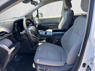 2021 Toyota Sienna LE FWD 8-Passenger (Natl)