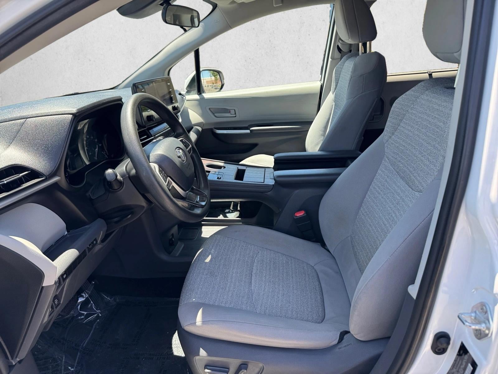 2021 Toyota Sienna LE FWD 8-Passenger (Natl)