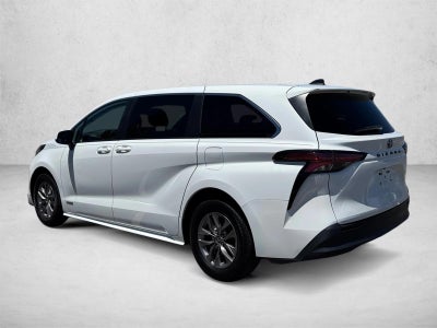 2021 Toyota Sienna LE FWD 8-Passenger (Natl)