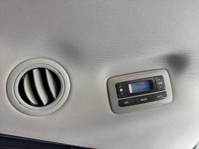 2017 Toyota Sienna LE FWD 8-Passenger (Natl)