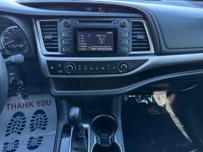2019 Toyota Highlander LE I4 FWD (Natl)