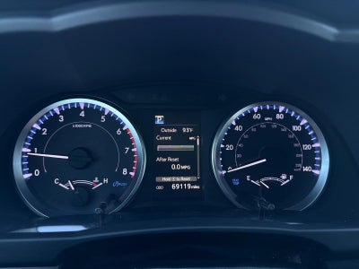 2019 Toyota Highlander LE I4 FWD (Natl)