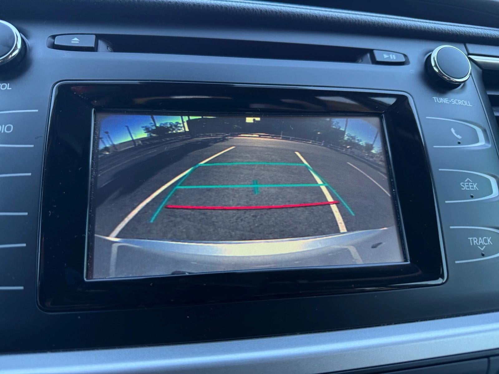 2019 Toyota Highlander LE I4 FWD (Natl)