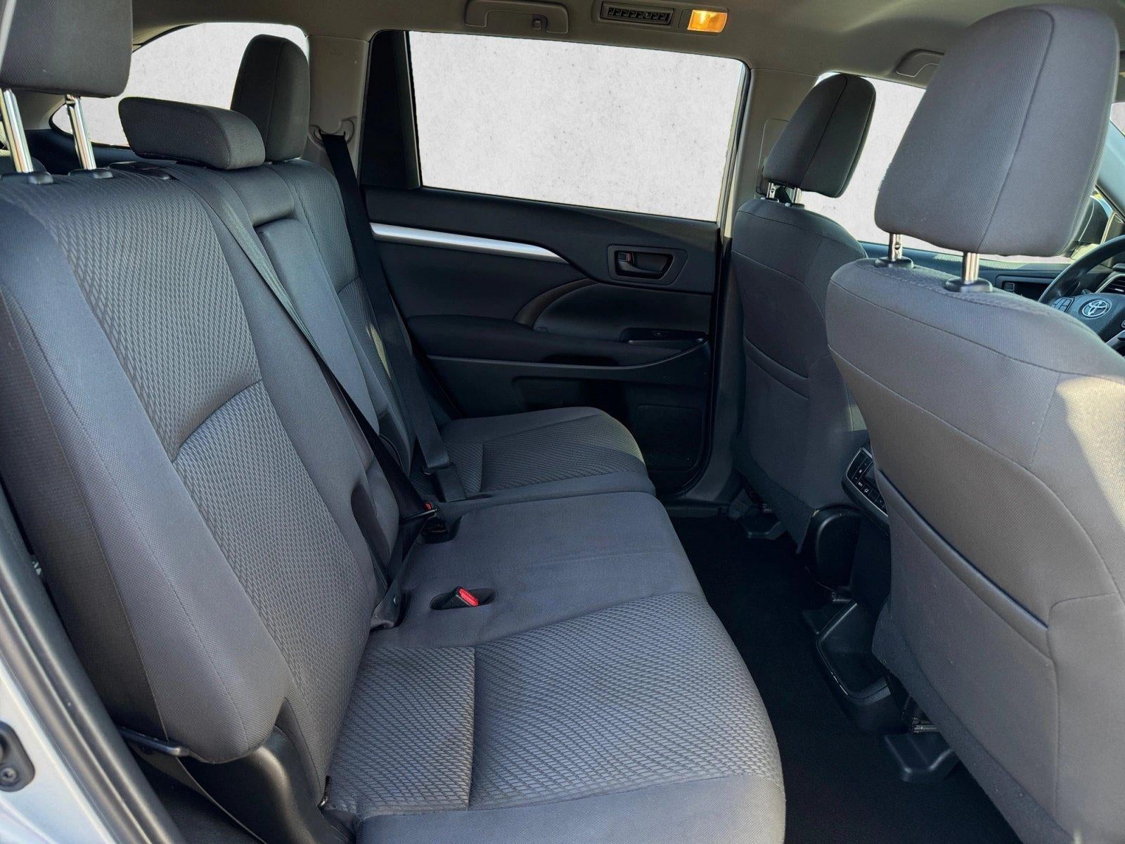 2019 Toyota Highlander LE I4 FWD (Natl)