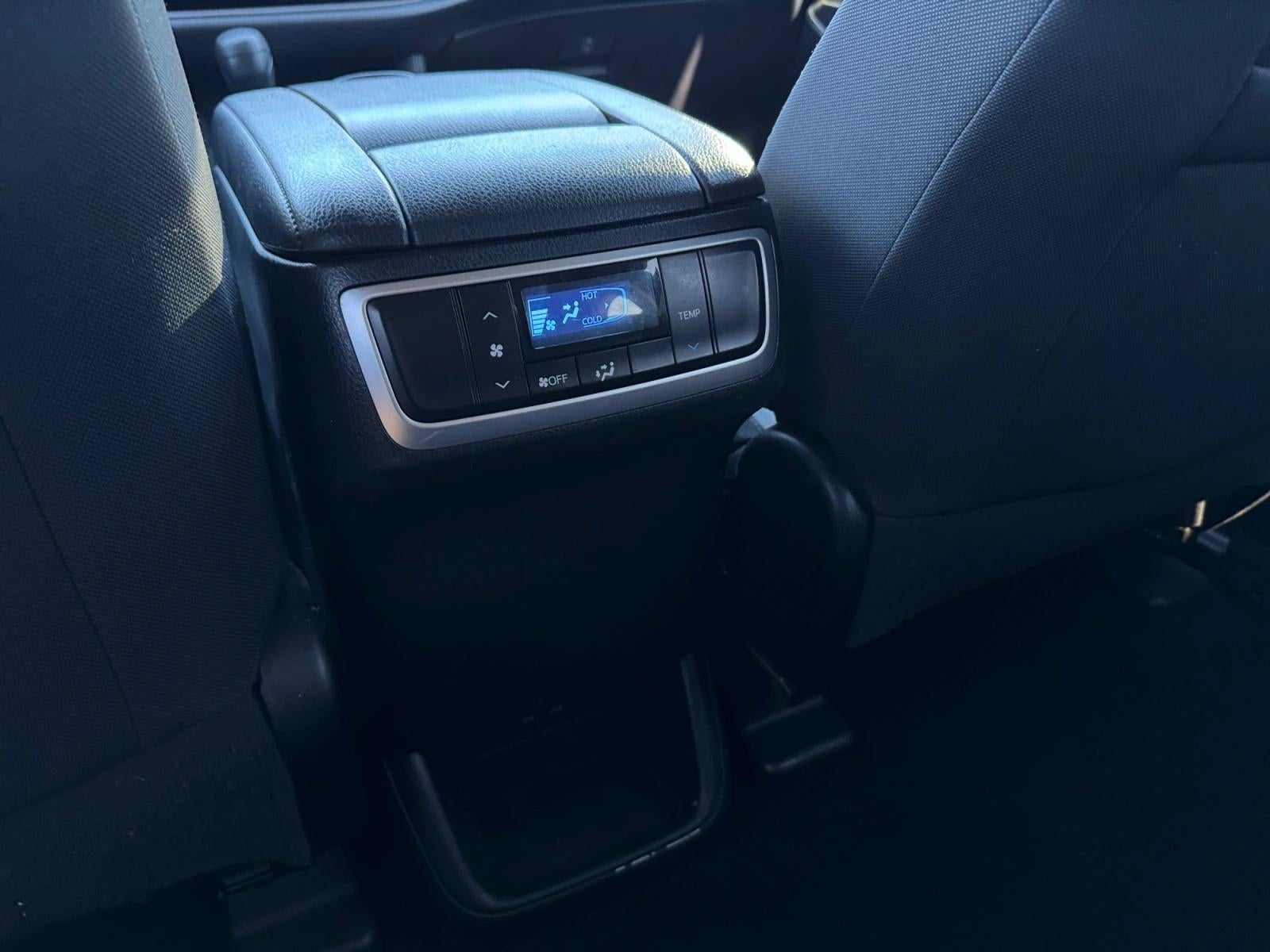 2019 Toyota Highlander LE I4 FWD (Natl)