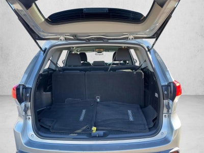 2019 Toyota Highlander LE I4 FWD (Natl)
