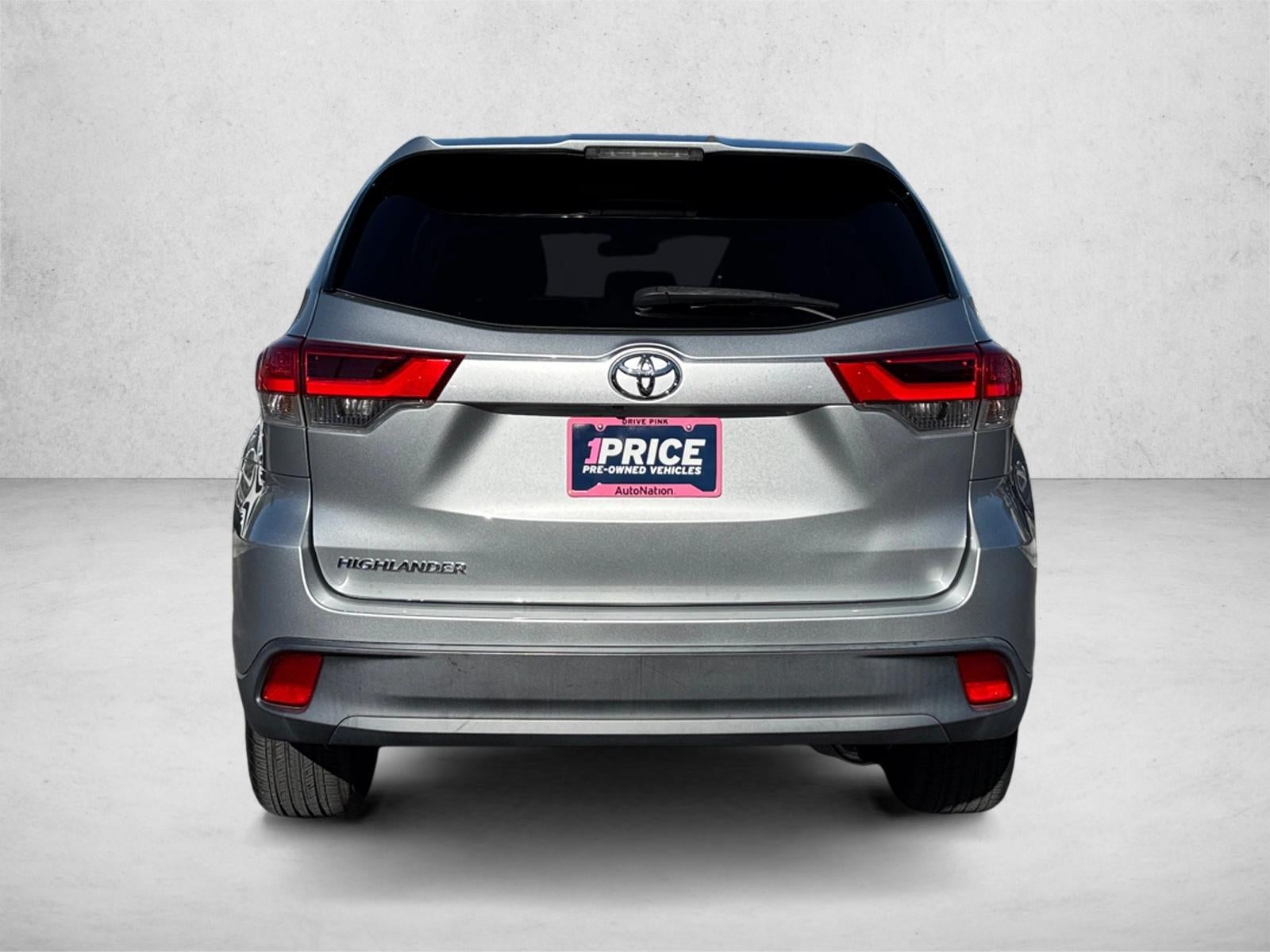 2019 Toyota Highlander LE I4 FWD (Natl)
