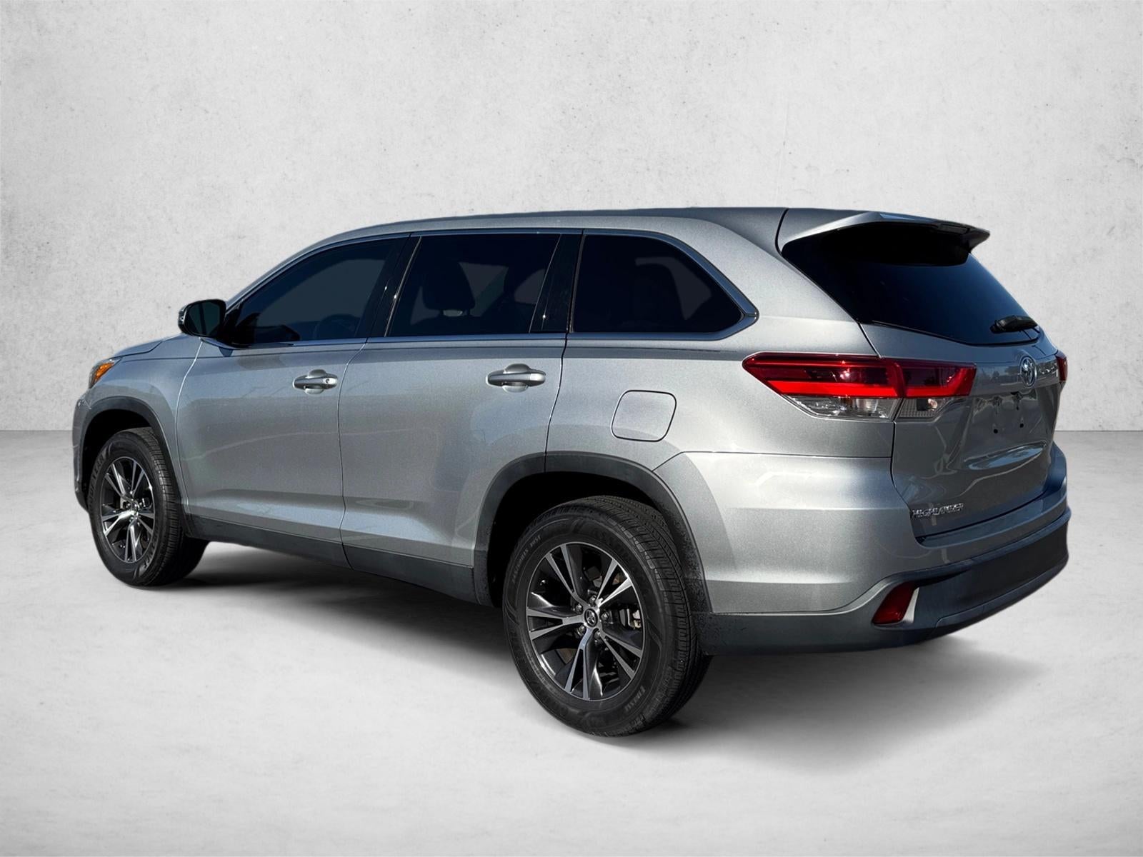2019 Toyota Highlander LE I4 FWD (Natl)