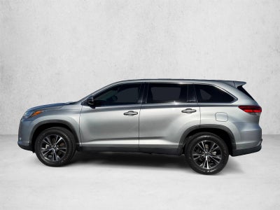 2019 Toyota Highlander LE I4 FWD (Natl)