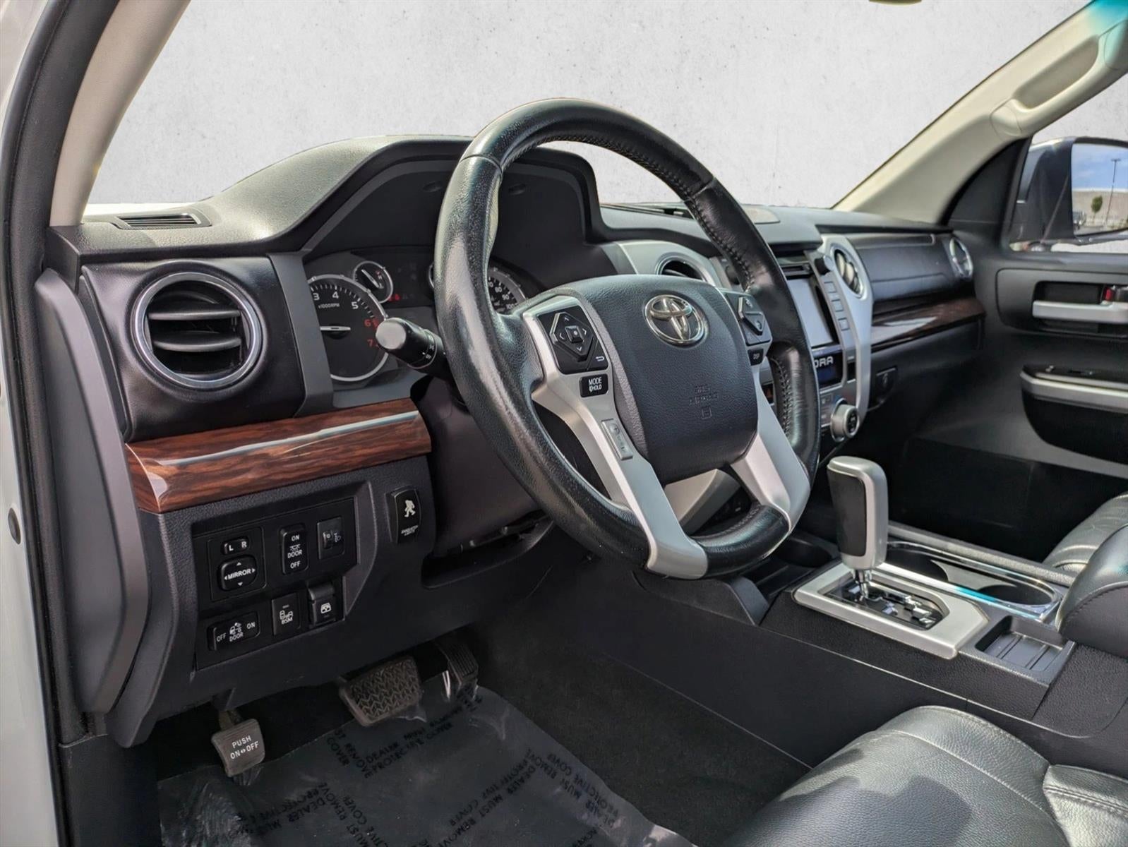 2017 Toyota Tundra 4WD 4WD Limited CrewMax 5.5' Bed 5.7L FFV (Natl)
