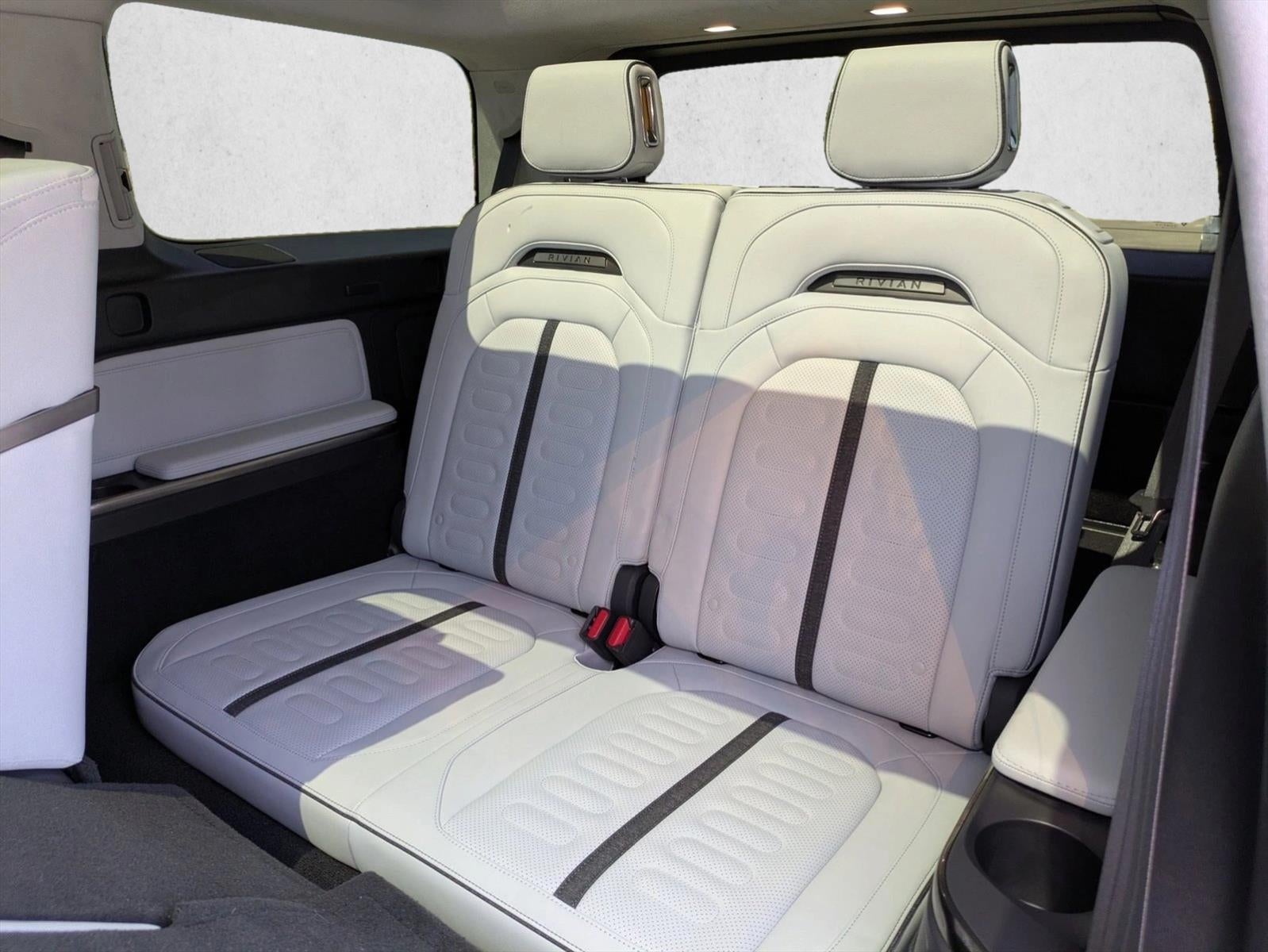 2023 Rivian R1S Adventure Quad-Motor Large Pack