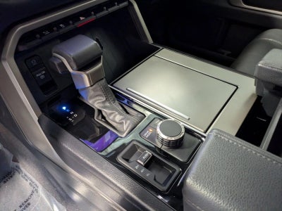 2024 Toyota Sequoia SR5 4WD (Natl)