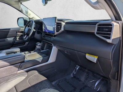 2024 Toyota Sequoia SR5 4WD (Natl)