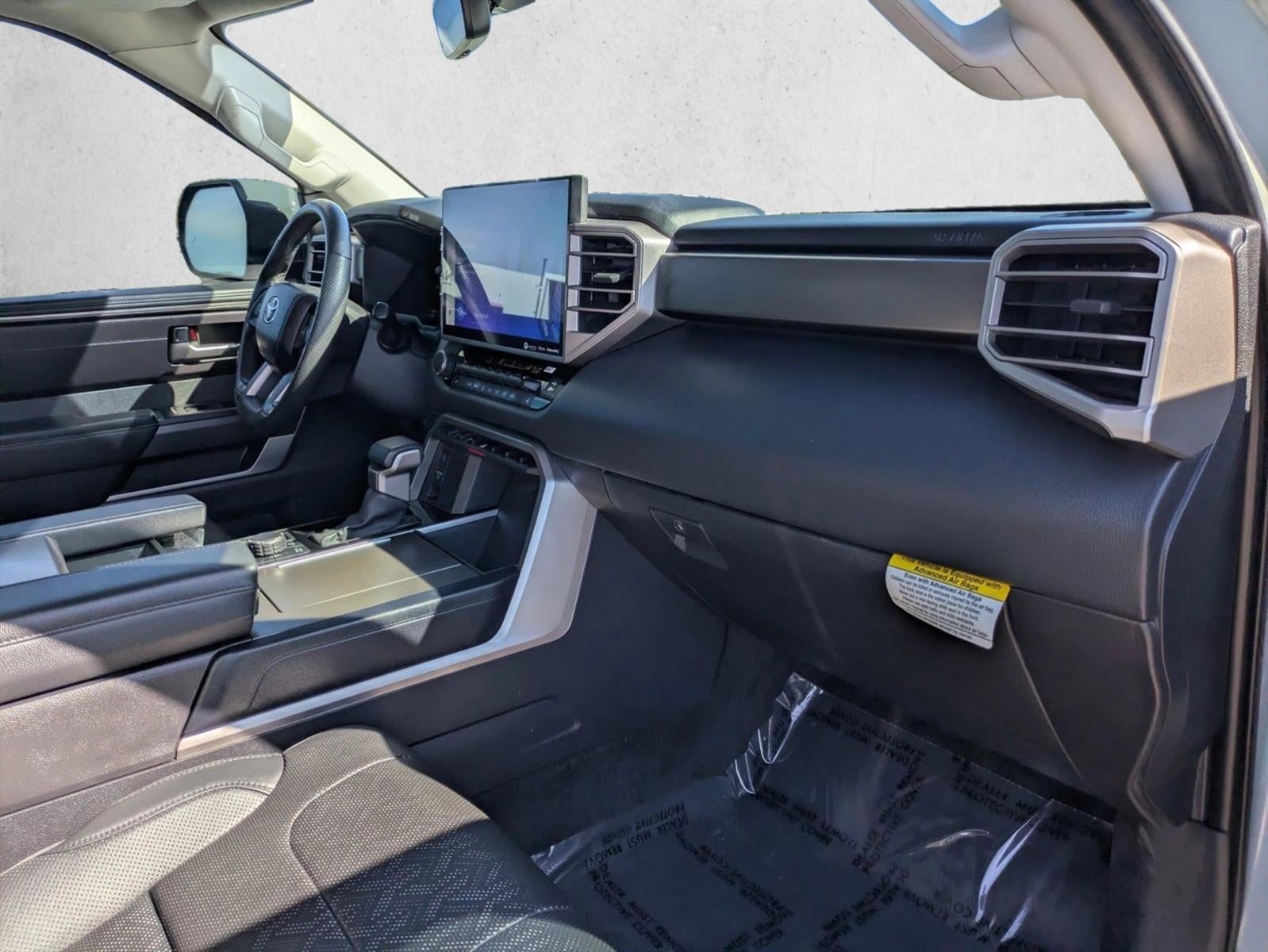 2024 Toyota Sequoia SR5 4WD (Natl)