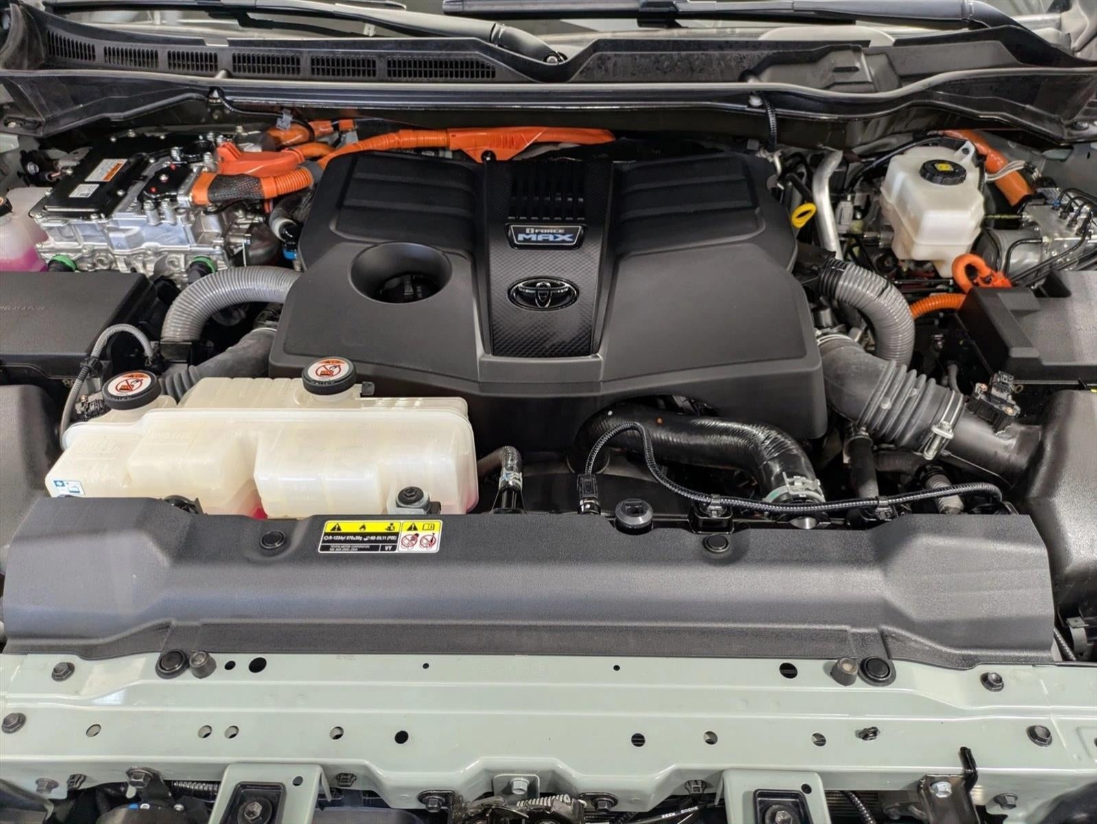 2024 Toyota Sequoia SR5 4WD (Natl)