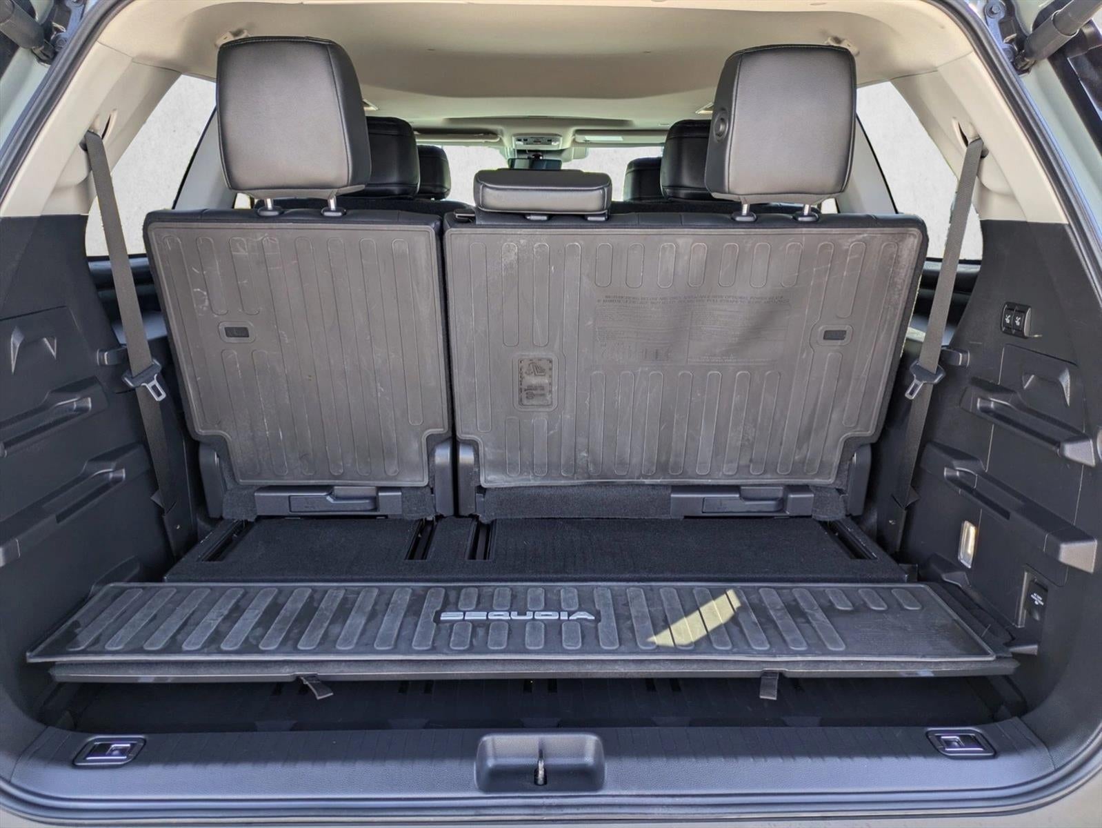 2024 Toyota Sequoia SR5 4WD (Natl)