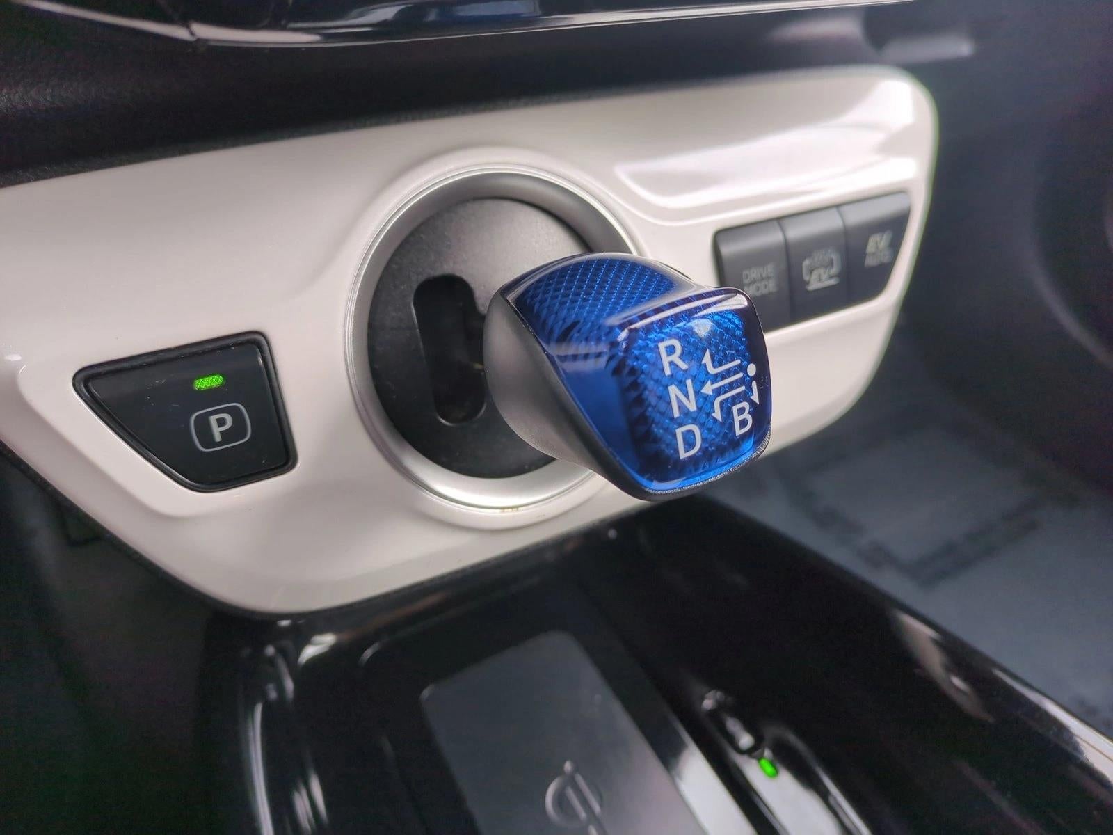 2017 Toyota Prius Prime Advanced (Natl)