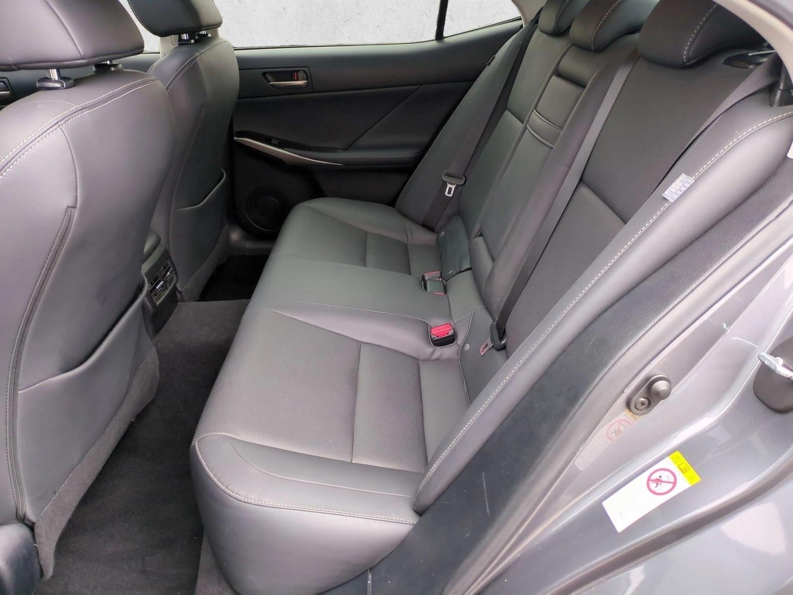 2019 Lexus IS 300 RWD