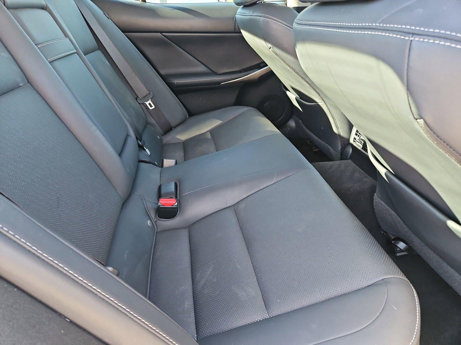 2019 Lexus IS 300 RWD