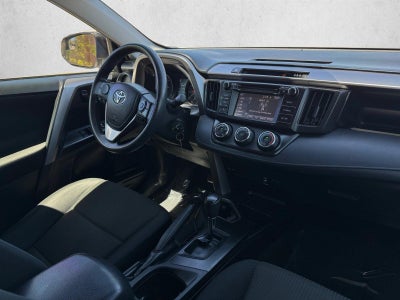 2017 Toyota RAV4 LE FWD (GS)