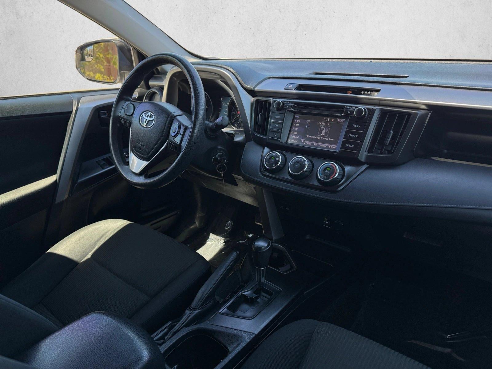 2017 Toyota RAV4 LE FWD (GS)